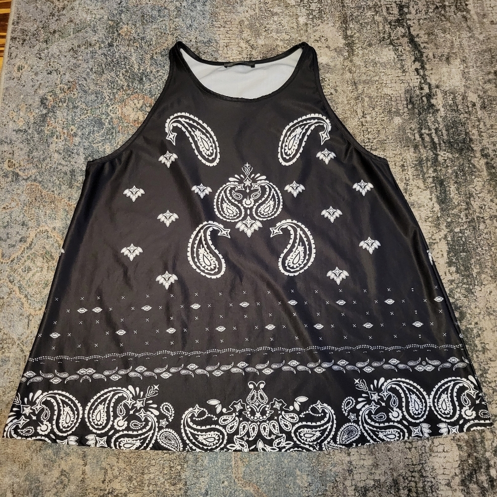 Love U Dear Size XL Black and White Paisley Women's Top